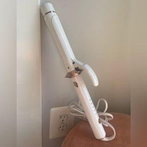 T3 curling iron